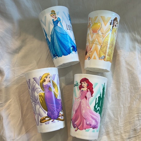 Disney Princess Tupperware cups set of 4 - Picture 3 of 3
